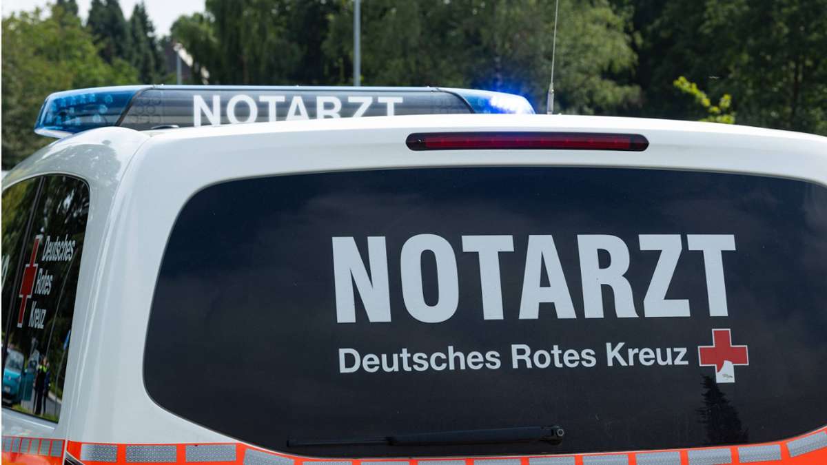 Kreis Sigmaringen: Baum kippt auf Auto –  Schwangere und Fahrerin schwer verletzt