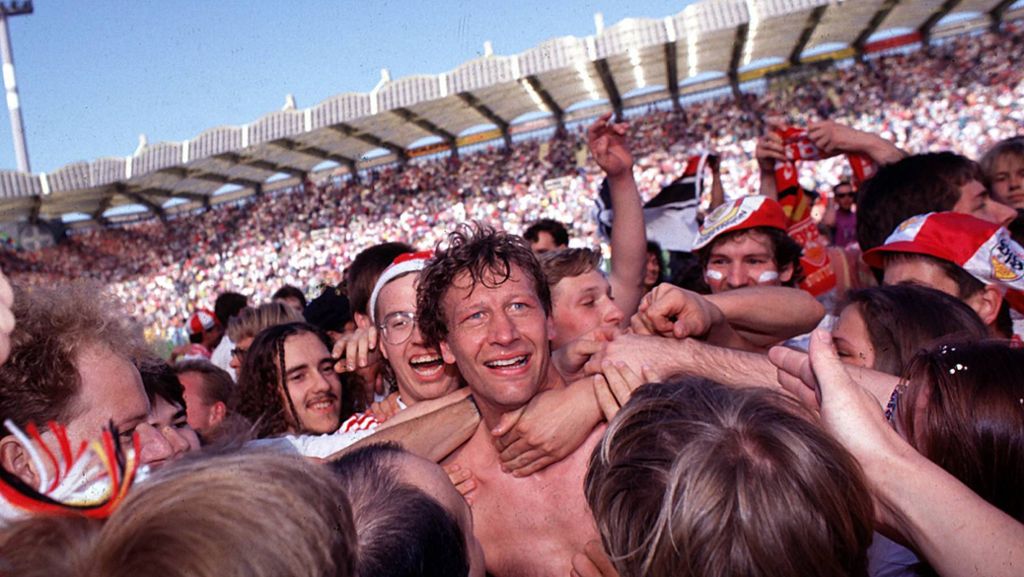  In unserer Serie zeigen wir Ihnen die zehn größten, schönsten, emotionalsten, aber auch wichtigsten Spiele des VfB Stuttgart. In dieser Folge erinnern wir uns an das Spiel zurück, das den Weiß-Roten den Meistertitel 1992 sicherte. 