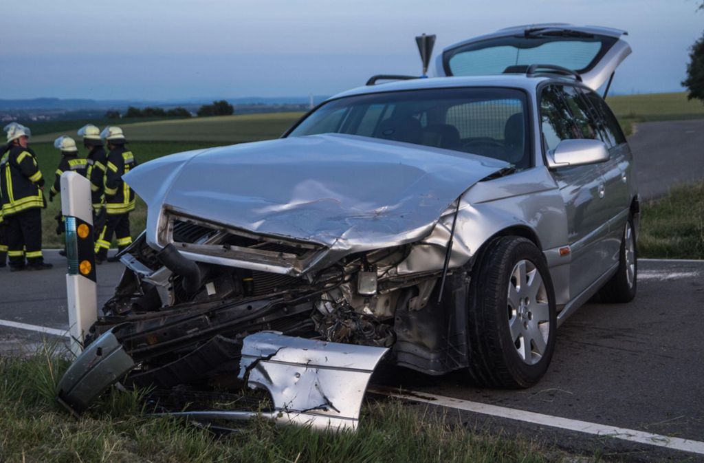 Der Opel der 46-Jährigen nach dem Unfall am Donnerstagabend bei Besigheim.