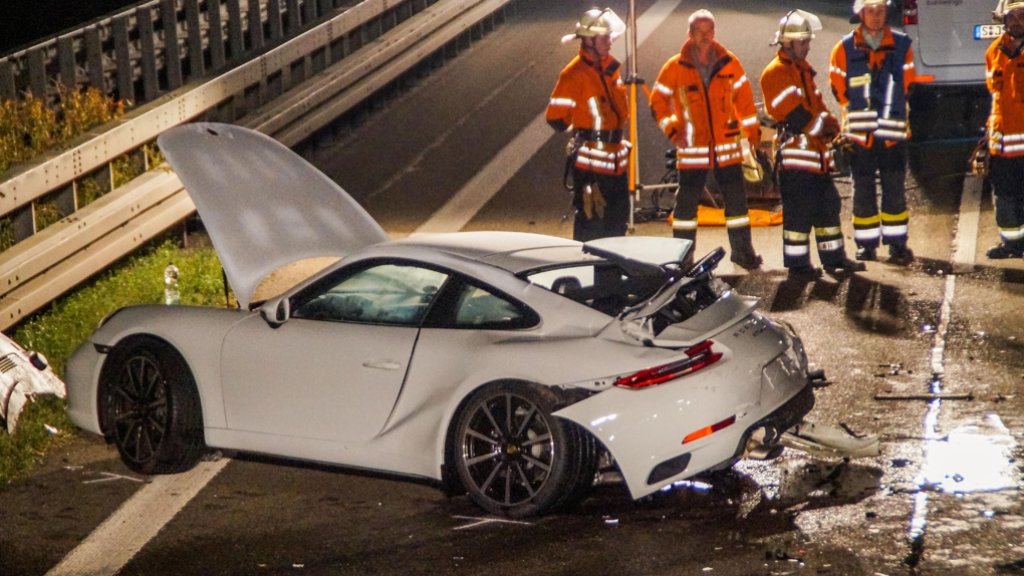 Folgen eines Autobahn-Unfalls bei Gerlingen: Verunglückte Porsche-Beifahrerin in Klinik gestorben