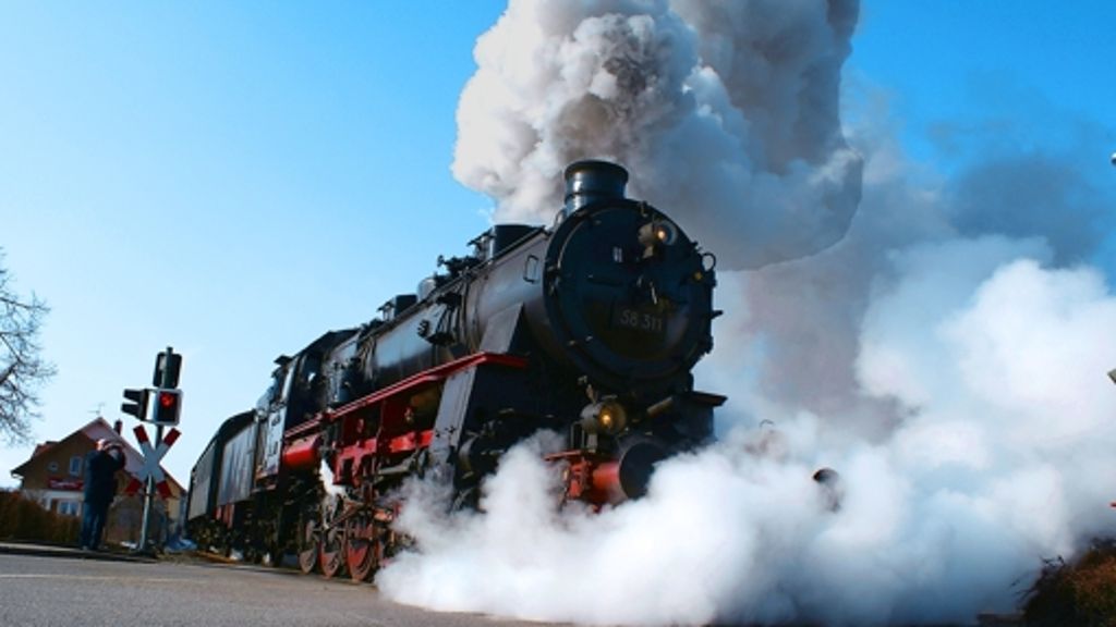  Eine 92 Jahre alte Güterzugdampflok spielt in der Hollywood-Verfilmung des Buches „Die Bücherdiebin“ mit. Für ihre Reise nach Berlin und Görlitz brauchte sie 48 Tonnen Kohle und 300 000 Liter Wasser – eine logistische Meisterleistung. 