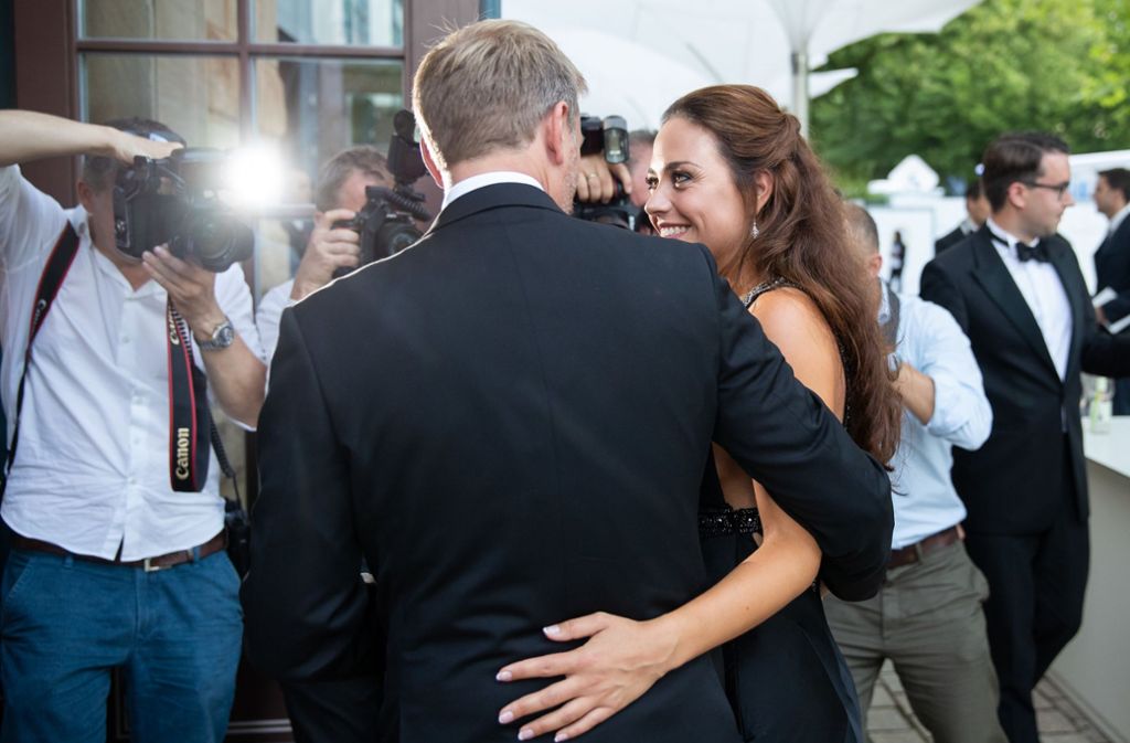 Ein begehrtes Motiv für die Fotografen: FDP-Chef Christian Lindner mit seiner neuen Freundin Franca Lehfeldt