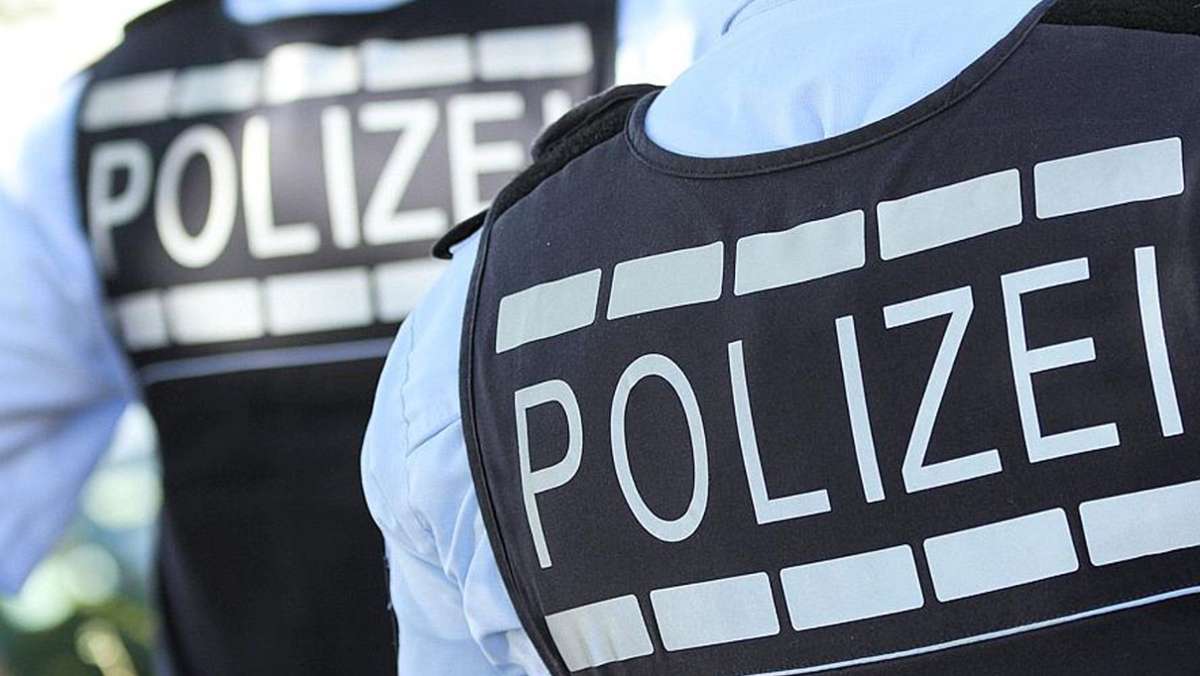  Ein 28-Jähriger verabredet sich in einem Park in Stuttgart-Vaihingen am Montagabend mit einer unbekannten Frau. Doch am Ende wird er ausgeraubt und bestohlen. Die Polizei sucht Zeugen. 