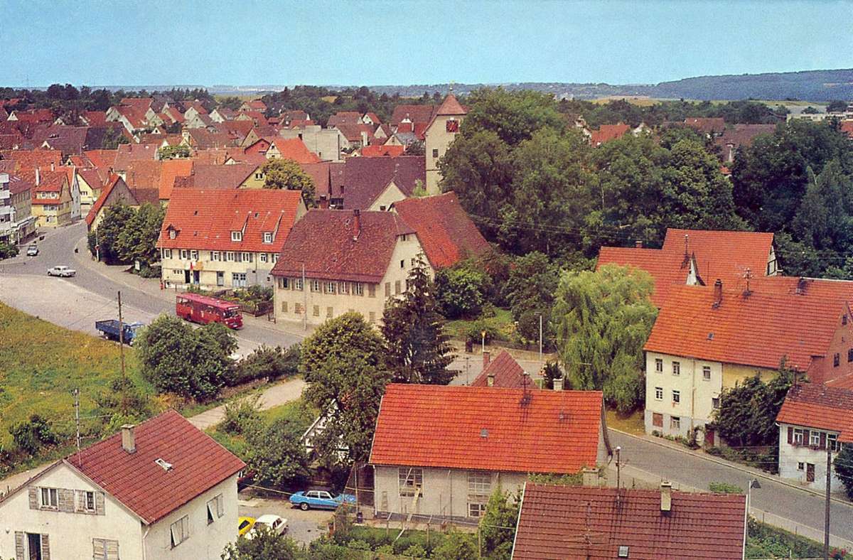 Die Sindelfinger Straße in den 70er-Jahren von Maichingen.