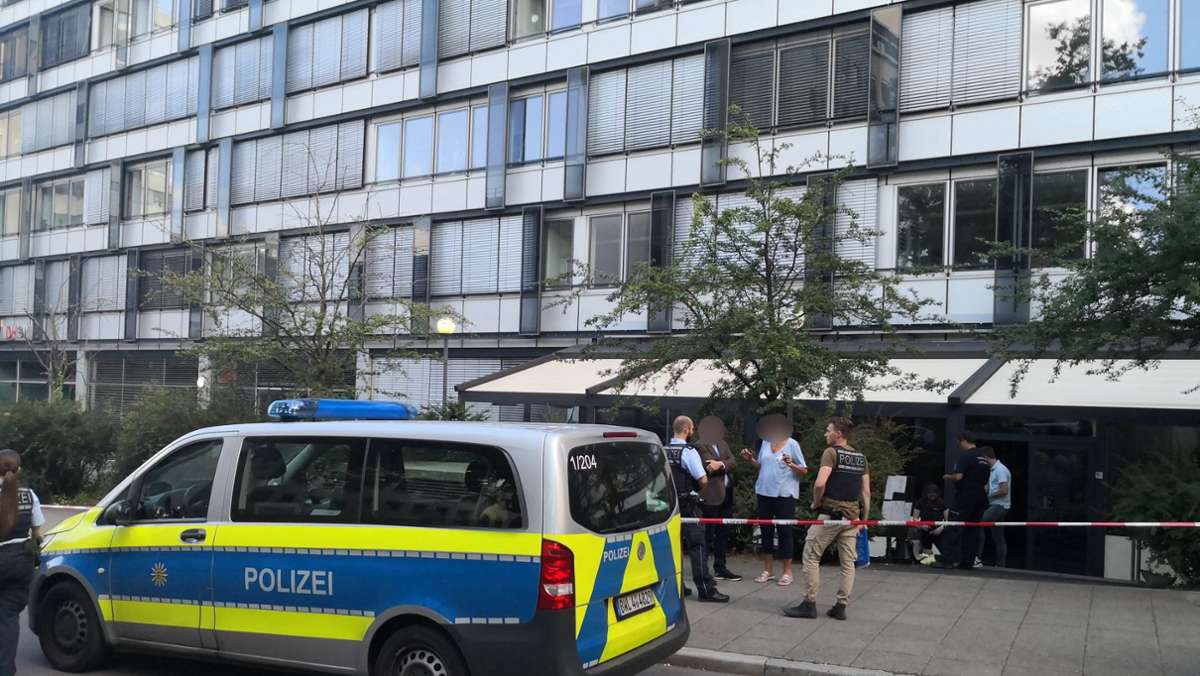 Zwei  Tote in Stuttgarter Lokal: Polizei hat erste Theorien zum Leichenfund