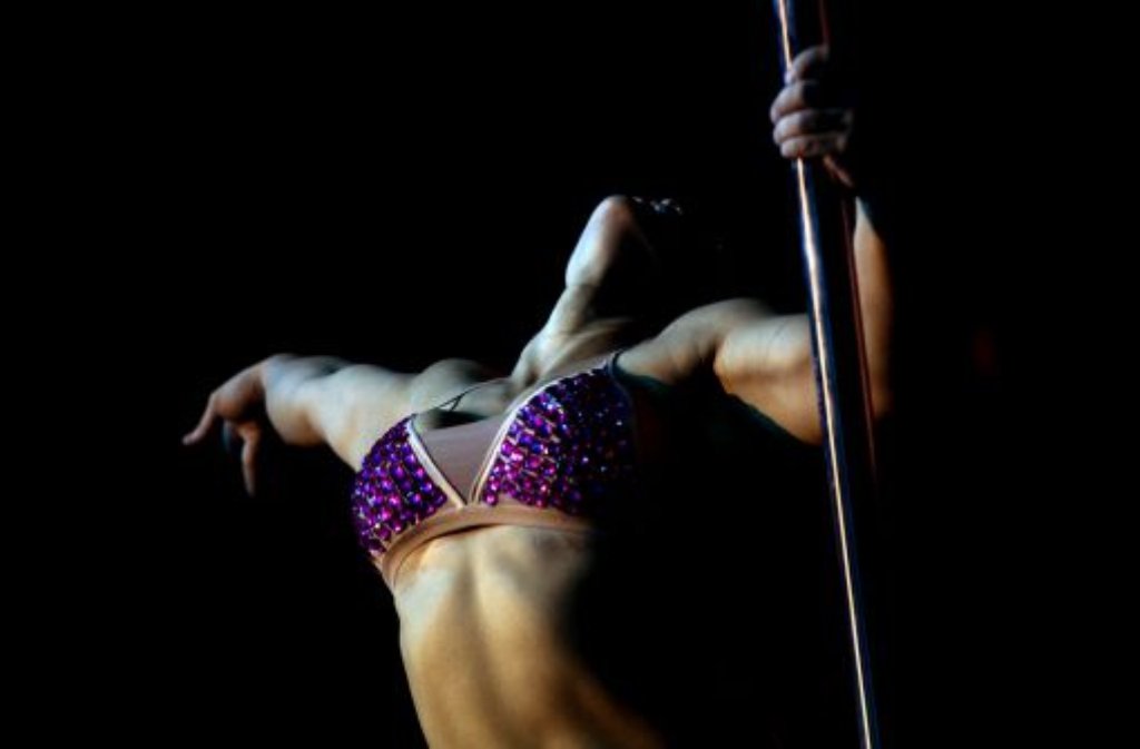 Akrobatik in Argenbtinien: In Buenos Aires wird in einem einwöchigen Wettbewerb die "Miss Pole Dance Südamerika 2012" ermittelt - hier einige Bilder.