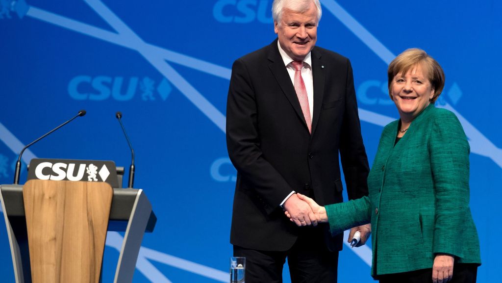 Besuch beim CSU-Parteitag: Freundlicher Empfang für Merkel