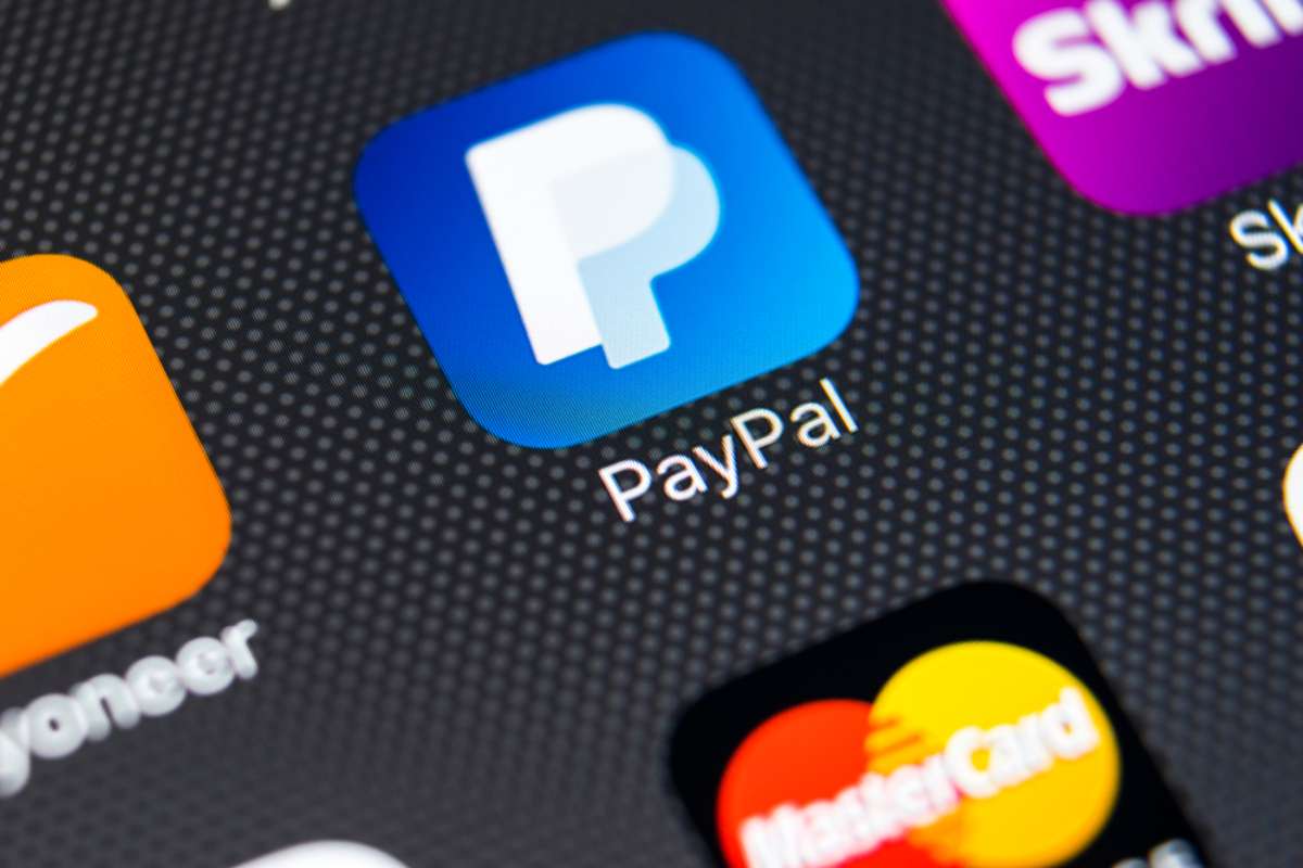 Nicht überall kann man mit PayPal zahlen. Foto: BigTunaOnline / shutterstock.com