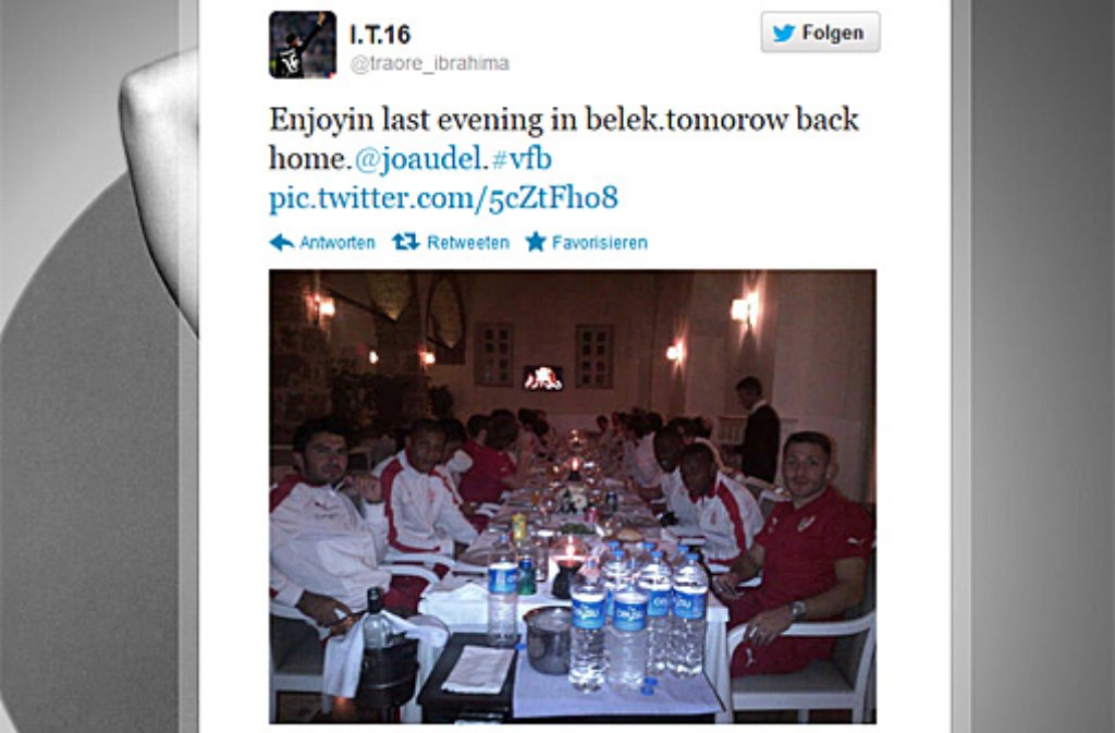 ... Spaßvogel Ibrahima Traoré ein Foto vom gemeinsamen letzten Abend in der Türkei twittert, meldet sich ...