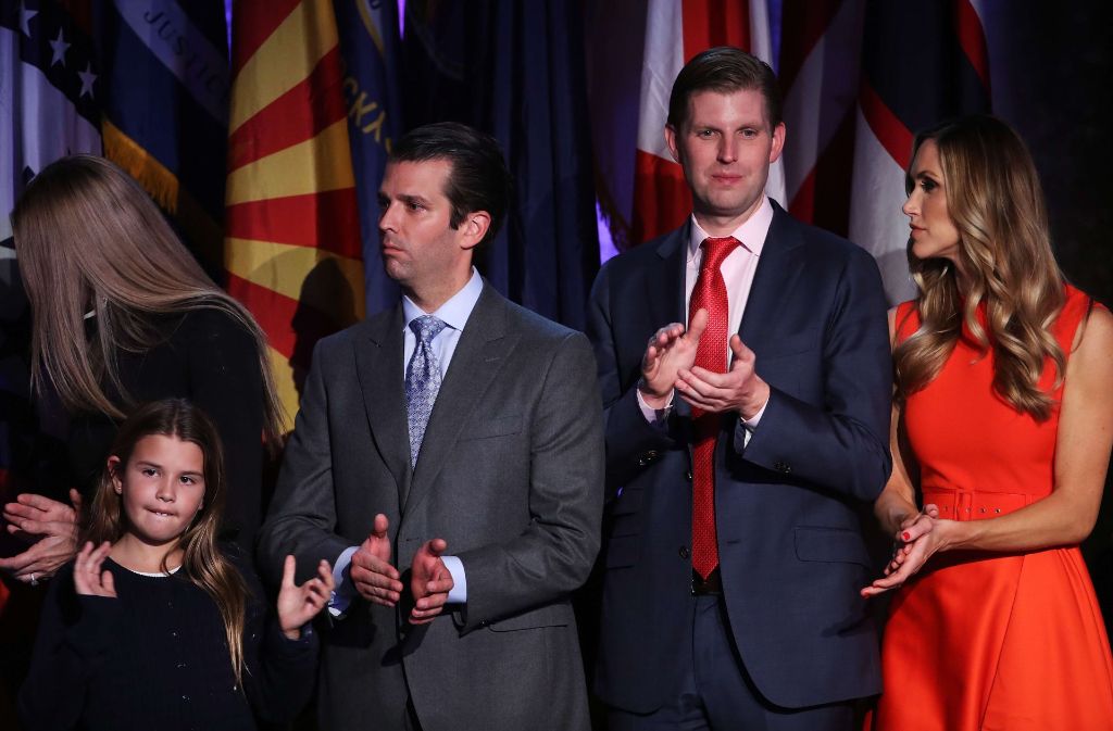 Auch Trumps Söhne spielten beim Wahlkampf eine große Rolle: Donald Trump Jr., Eric Trump und seine Frau Lara Yunaska (von links).