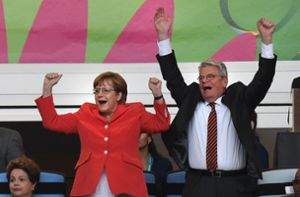 Merkel interessiert sich nicht nur für Fußball