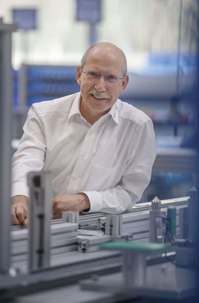 Siegmar Koblitz ist einer der beiden Inhaber und Geschäftsführer der Firma Müko Maschinenbau. Er ist zuständig für die Akquise von Aufträgen und die Projektbearbeitung bis hin zur Konstruktion.