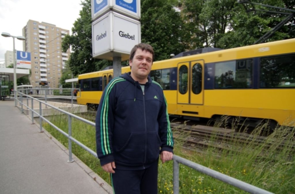 Stefan Berndt lebt seit 25 Jahren in Giebel. Er findet, die Verbesserungen kommen zehn Jahre zu spät.