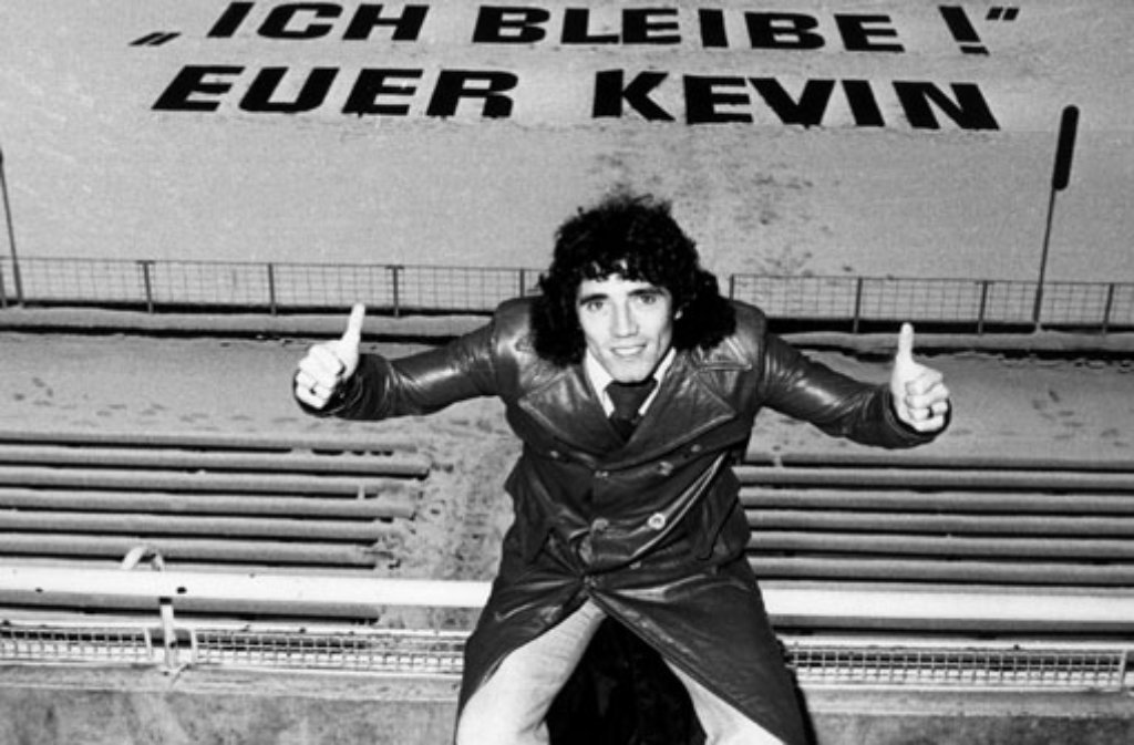 Als Stürmer beim HSV war der Engländer Kevin Keegan in den 1970er Jahren ein Exot. Vielleicht brachte es Europas Fußballer des Jahres 1978 und 1979 mit seinem Song "Head over Heels in Love" auch deshalb 1979 bis auf Platz 10 der deutschen Charts. Oder lag es am Song? Immerhin stammte dieser von keinem geringeren als Smokie-Frontmann Chris Norman - und das hört man auch. Die Nachfolgesingle "England" erreichte immerhin noch Platz 61.