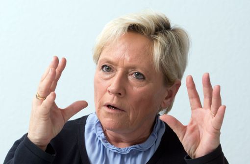Kultusministerin Susanne Eisenmann will sich mit dem Gutachter über ella beraten. Foto: dpa