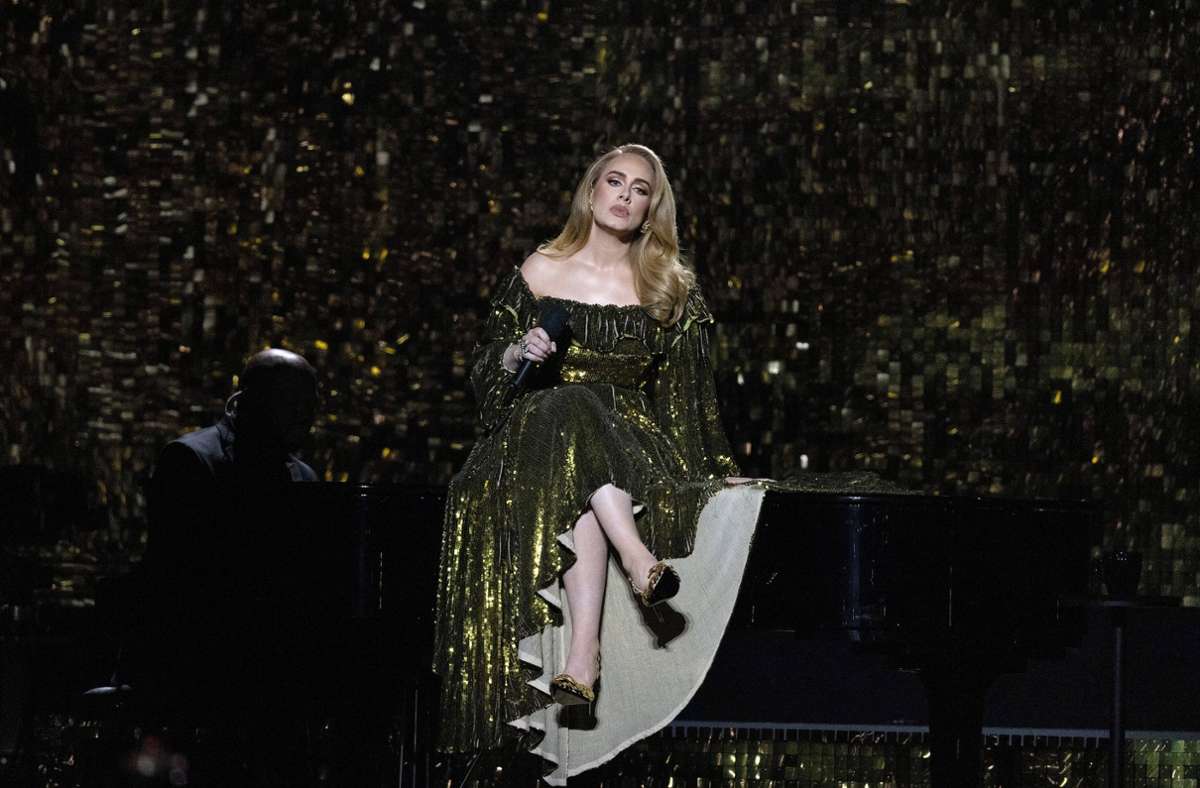 Ende des Jahres soll in Las Vegas Adeles bereits einmal verschobene Konzertreihe „Weekends with Adele“ in Las Vegas beginnen.