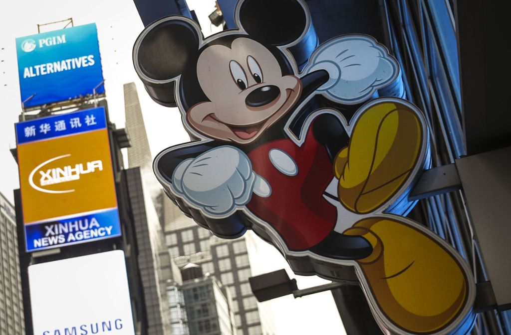 Micky hat – wie hier vorm Disney-Laden am Times Square – gut grinsen: Walt Disney wird immer mächtiger.
