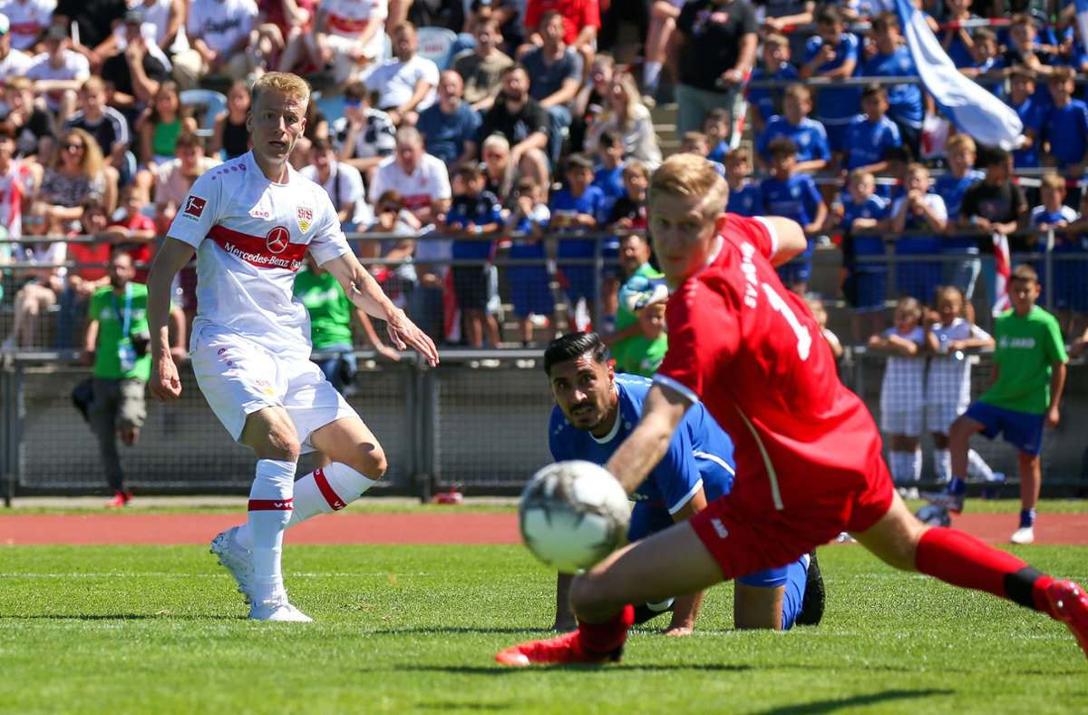 Chris Führich erzielt für den VfB Stuttgart das 1:0.