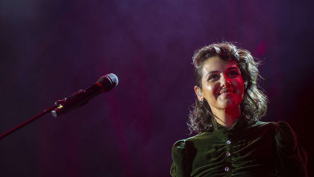  Ihren einzigen Live-Auftritt in diesem Jahr bestreitet Katie Melua in Stuttgart bei den Jazz Open. Im Innenhof des Alten Schlosses singt sie von der alten Heimat Georgien und der neuen in Großbritannien. 