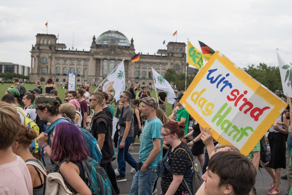 Der Demonstrationszug führte auch am Reichstag vorbei.