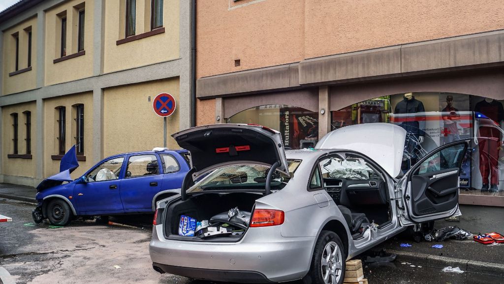 Unfall in Weil der Stadt: Drei Schwerverletzte und ein Schaden von 43 000 Euro