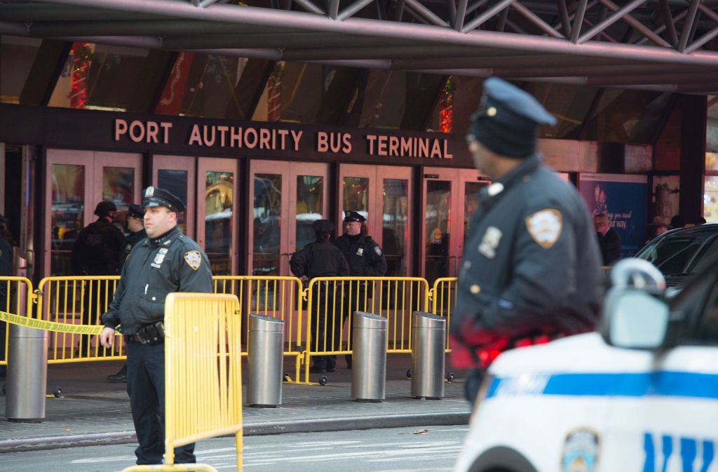 Die Explosion ereignete sich in der Nähe des Busbahnhofs Port Authority in einem Durchgang unter der 42. Straße.