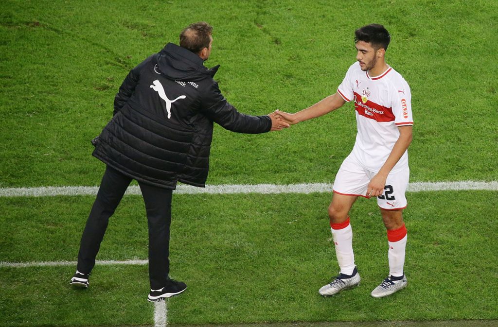 Auch Nicolas Gonzalez (re.) heißt der VfB-Trainer Markus Weinzierl wieder in seiner Startelf willkommen.