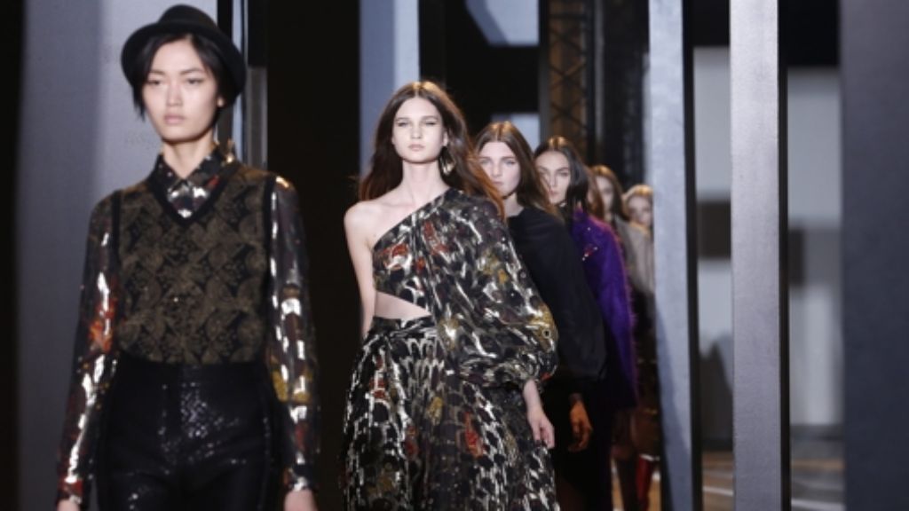 Paris Fashion Week: John Galliano zeigt, Kanye West staunt