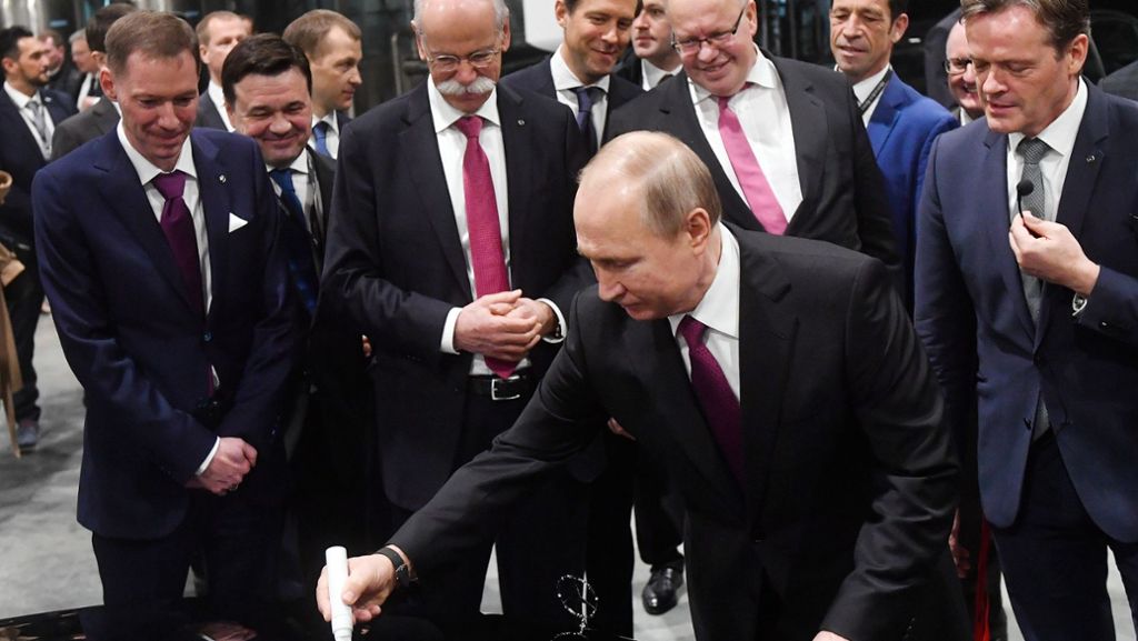  Zukünftig sollen in Moskau E-Klassen und SUVs vom Band gehen. Peter Altmaier und Wladimir Putin eröffneten heute das erste Daimler-Werk in Russland. 