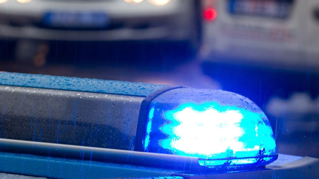 Blaulicht aus der Region Stuttgart: Mehrere Verletzte bei Schlägerei auf Straßenfest