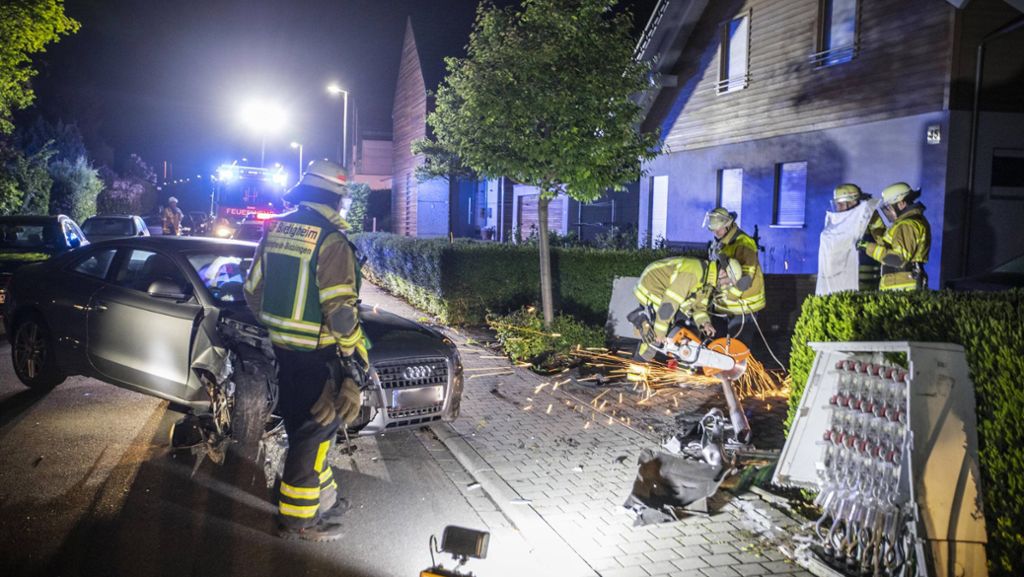 Unfall in Bietigheim-Bissingen: Betrunkener Fahrer rammt Stromverteilerkasten