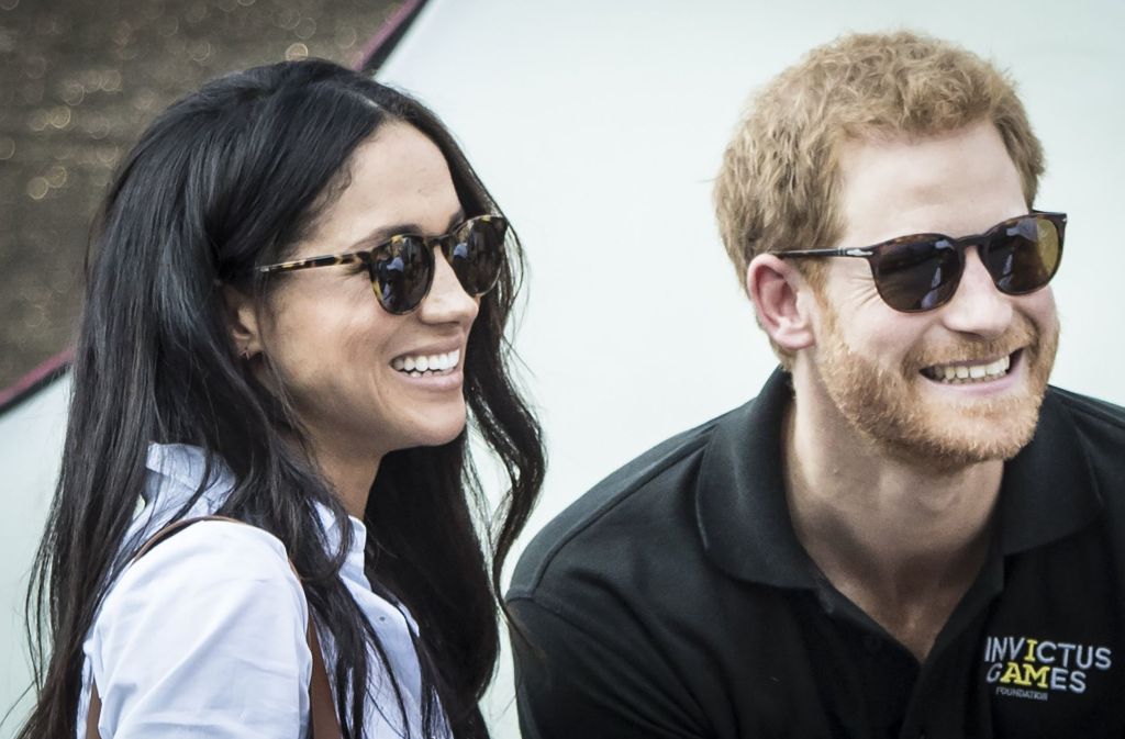 November: Bald unter der Haube – Prinz Harry und seine Freundin, die US-Schauspielerin Meghan Markle, geben am 27. November in London ihre offizielle Verlobung bekannt. Die Hochzeit soll im Mai 2018 auf Windsor Castle stattfinden.