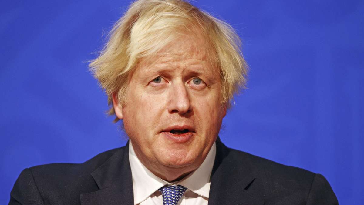  Der britische Premierminister Boris Johnson hat zugegeben für kurze Zeit an einer Gartenparty während des ersten Lockdowns teilgenommen zu haben und sich dafür entschuldigt. 