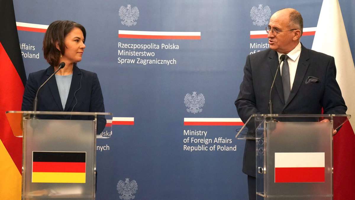  Beim Antrittsbesuch der neuen deutschen Außenministerin Annalena Baerbock in Polen ging es um heikle Themen, etwa die Migration via Belarus. Ratschläge hatte ihr polnischer Amtskollege auch. 