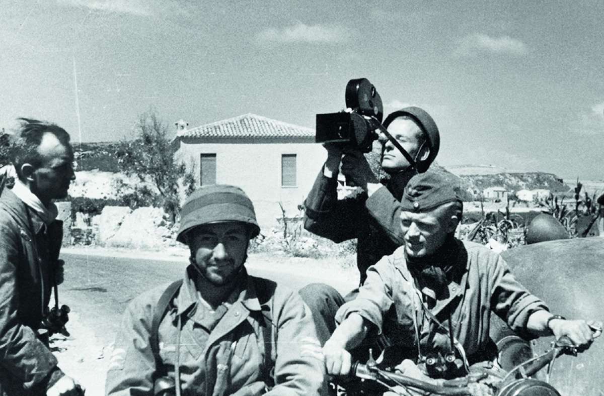 Basteln am Mythos: Kriegsberichterstatter der Fallschirmtruppe im Mai 1941 auf Kreta.