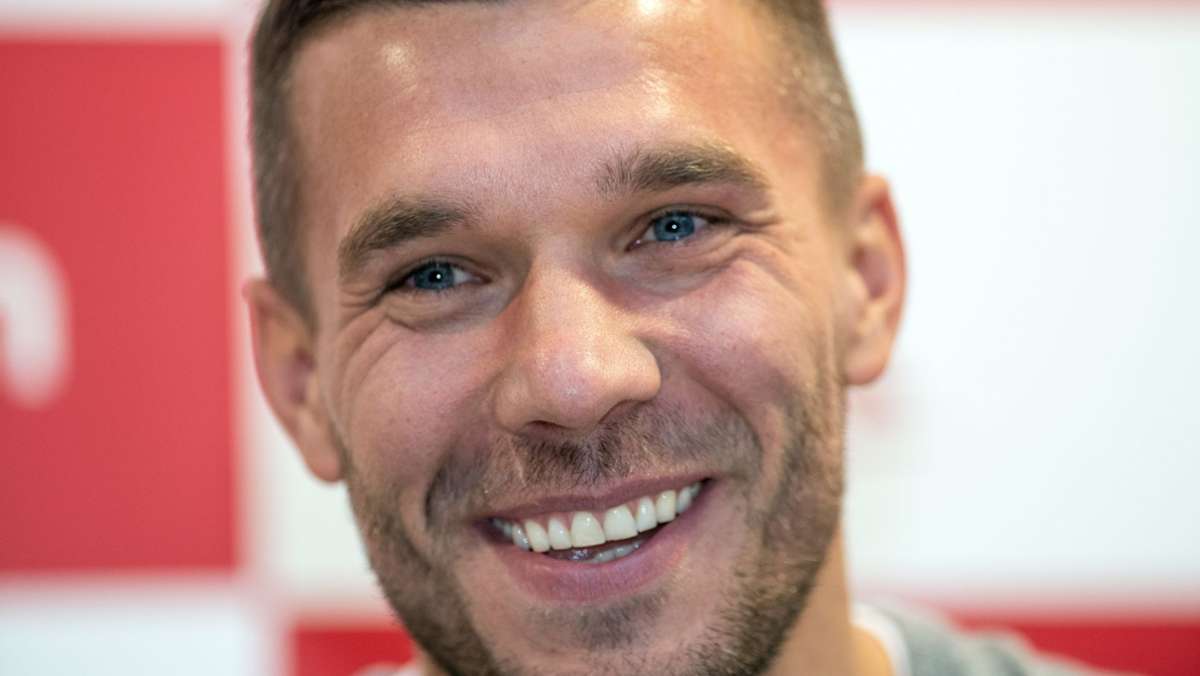 Ex-Nationalspieler: Podolski traut DFB-Elf gute Heim-EM zu