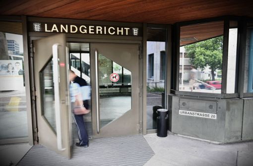 Das Landgericht Stuttgart befasst sich mit dem Fall eines glücklosen Räubers. Foto: Weingand / STZN