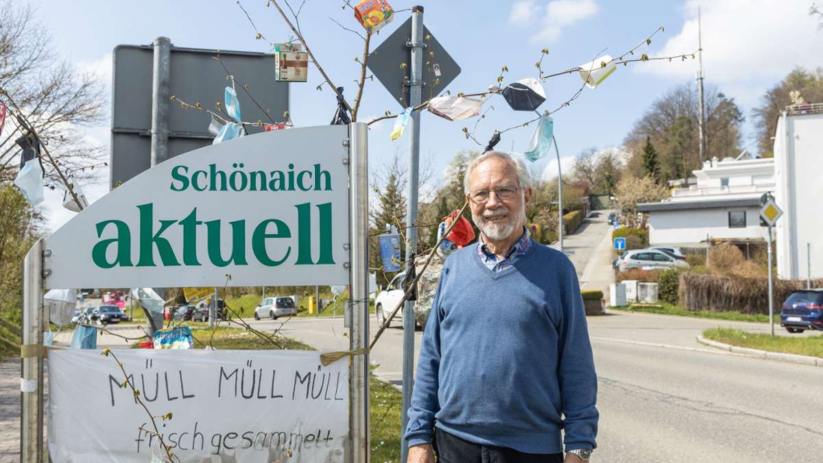  Volker Rost sammelt seit 20 Jahren den Abfall von den Schönaicher Straßen. Um auf das Problem aufmerksam zu machen, hat er in der Bahnhofstraße einen mit Müll „geschmückten“ Maibaum aufgestellt. 