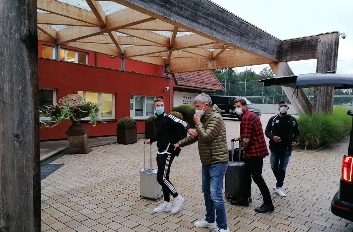 Die Ankunft der deutschen Nationalspieler beim Waldhotel in Stuttgart