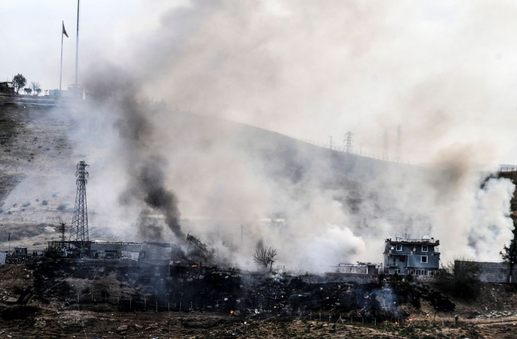 Rauch über der Stadt Cizre nach dem Anschlag. Foto: AFP