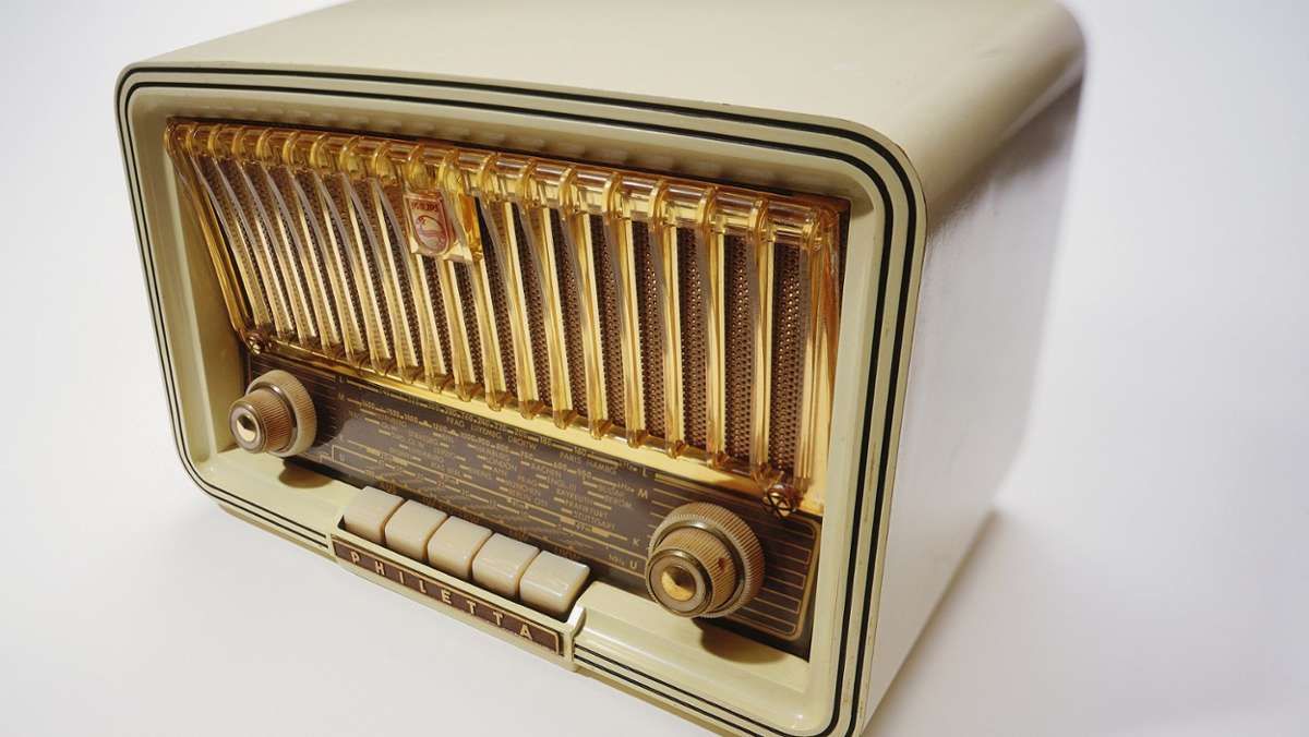  Mehr als 50 Millionen Menschen in Deutschland hören an einem normalen Werktag Radio. Jetzt hat das Massenmedium runden Geburtstag. 