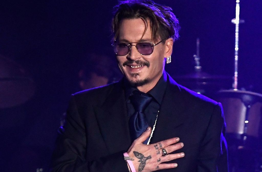 Johnny Depp ist nach dem Konzert und der Auszeichnung zu seinen Ehren ganz gerührt.