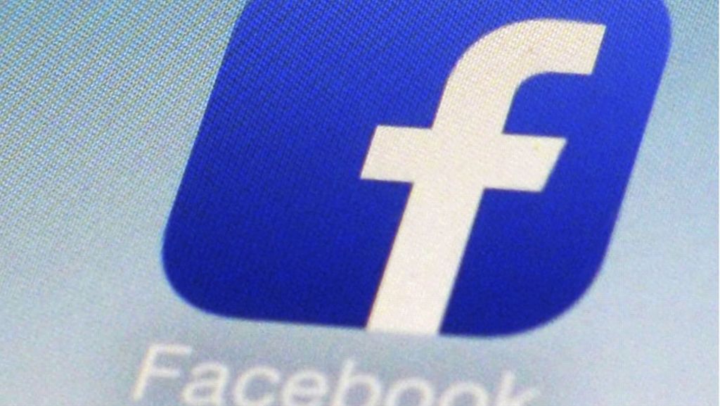Schock-Inhalte auf Facebook: Ex-Mitarbeiterin klagt Konzern nach Trauma an