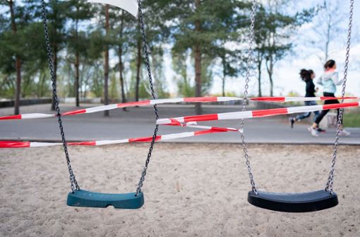 Spielplätze sind in Deutschland weiterhin abgesperrt. Foto: dpa/Kay Nietfeld