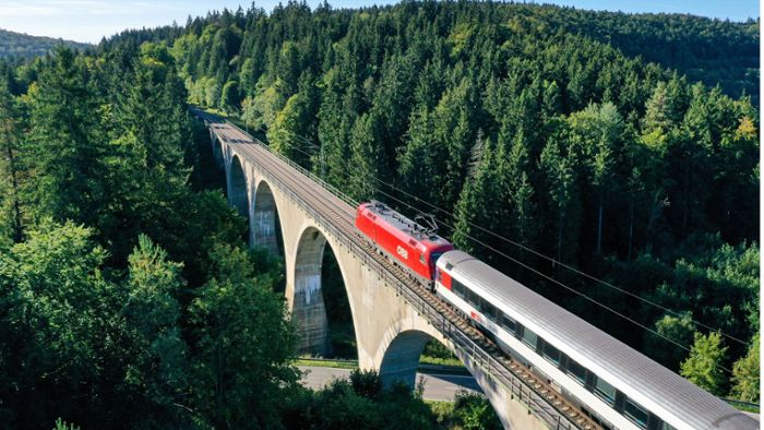 Bahnverkehr in Baden-Württemberg: Land schickt mehr Züge auf die Gäubahn