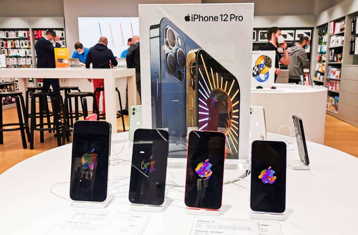 Aktuell ist das „iPhone 12“ das neueste Apple Modell. Doch schon im Herbst soll ein Nachfolger Konkurrenz machen.