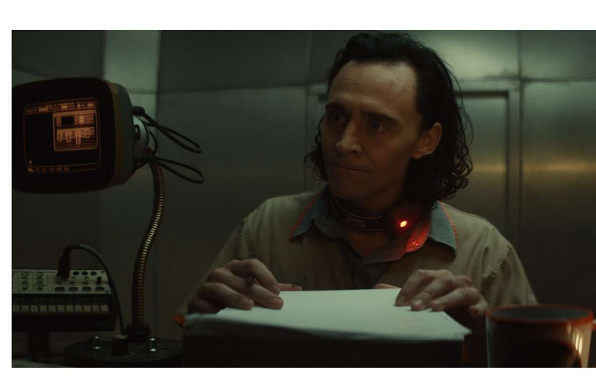 Tom Hiddleston in einer Szene aus der Serie „Loki“, die im Marvel-Superhelden-Universum spielt.
