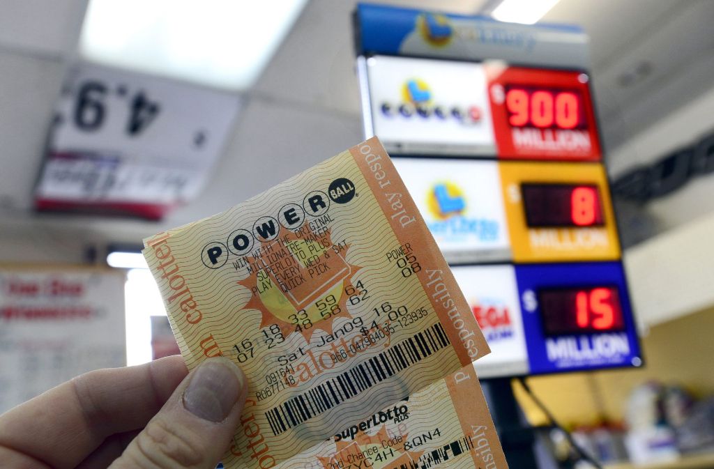 1,47 Milliarden Euro: Die höchste Summe, die je bei der Powerball-Lotterie in den USA ausgespielt wurde, betrug 1,568 Milliarden Dollar (1,47 Milliarden Euro). Dies war zugleich der bisher höchste Lottogewinn aller Zeiten. Drei Spieler aus Florida, Kalifornien und Tennessee hatten im Januar 2016 die richtigen Zahlen – 4 , 8, 19, 27 und 34 mit der Zusatznummer 10 – auf ihrem Ticket und mussten den Betrag teilen.