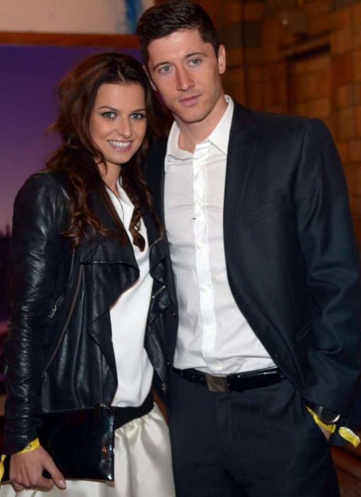 Robert Lewandowski (FC Bayern München) ist seit Sommer vergangenen Jahres mit Karate-Olympionikin Anna Stachurska verheiratet.