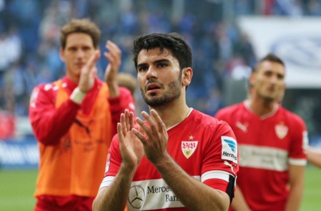 Serdar Tasci (vorne), VfB-Kapitän, will in Stuttgart bleiben.
